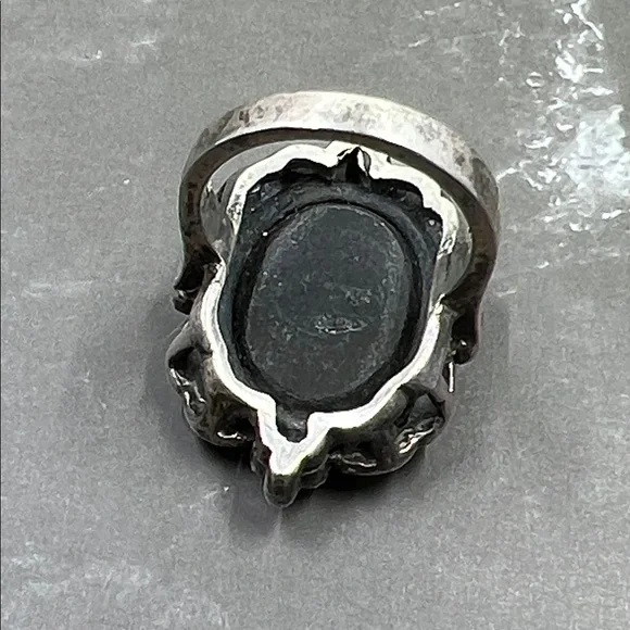 Vintage Sterling Mother of Pearl Cameo Black Onyx Ring - Picture 6 of 10